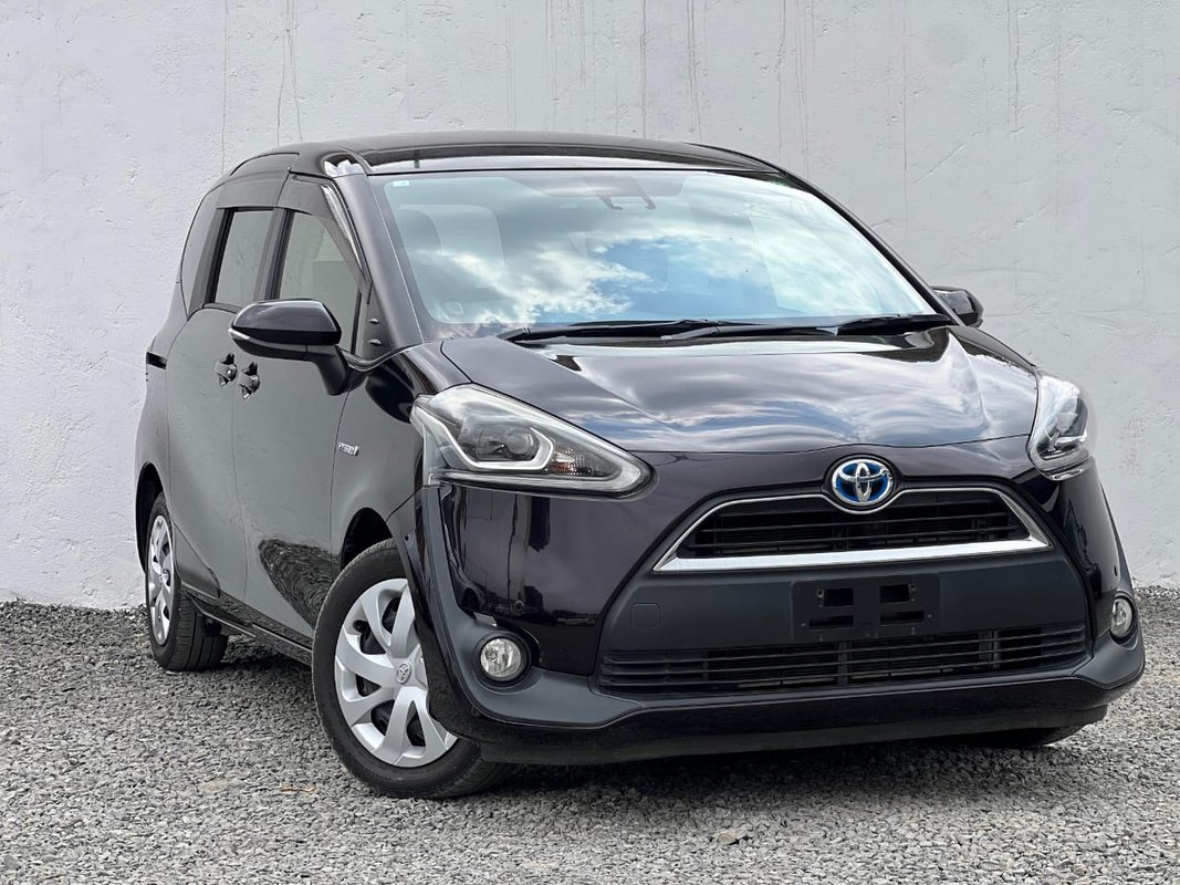 Toyota Sienta - Image 9