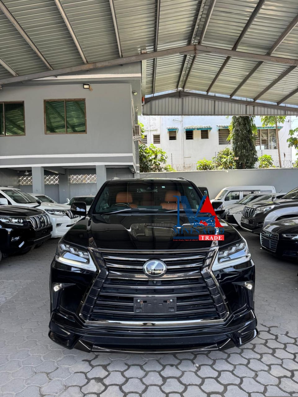 Lexus LX 570 - Image 5