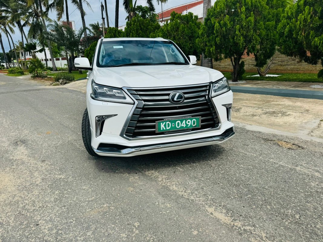 Toyota LX 570 - Image 6