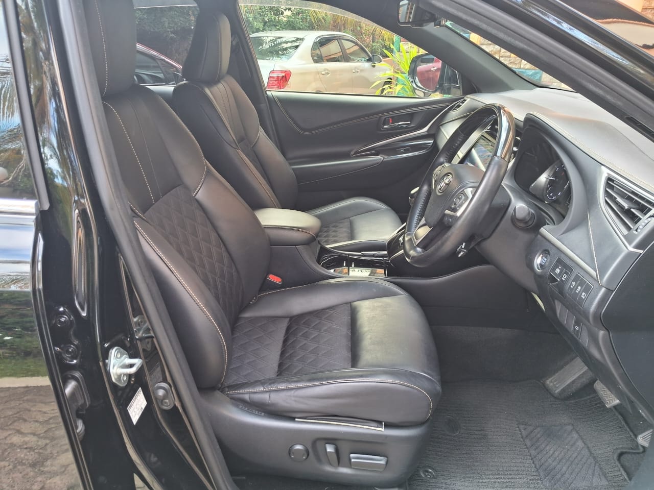 Toyota Harrier - Image 2