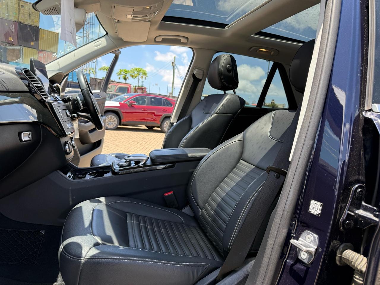 Mercedes-Benz GLE350d - Image 9