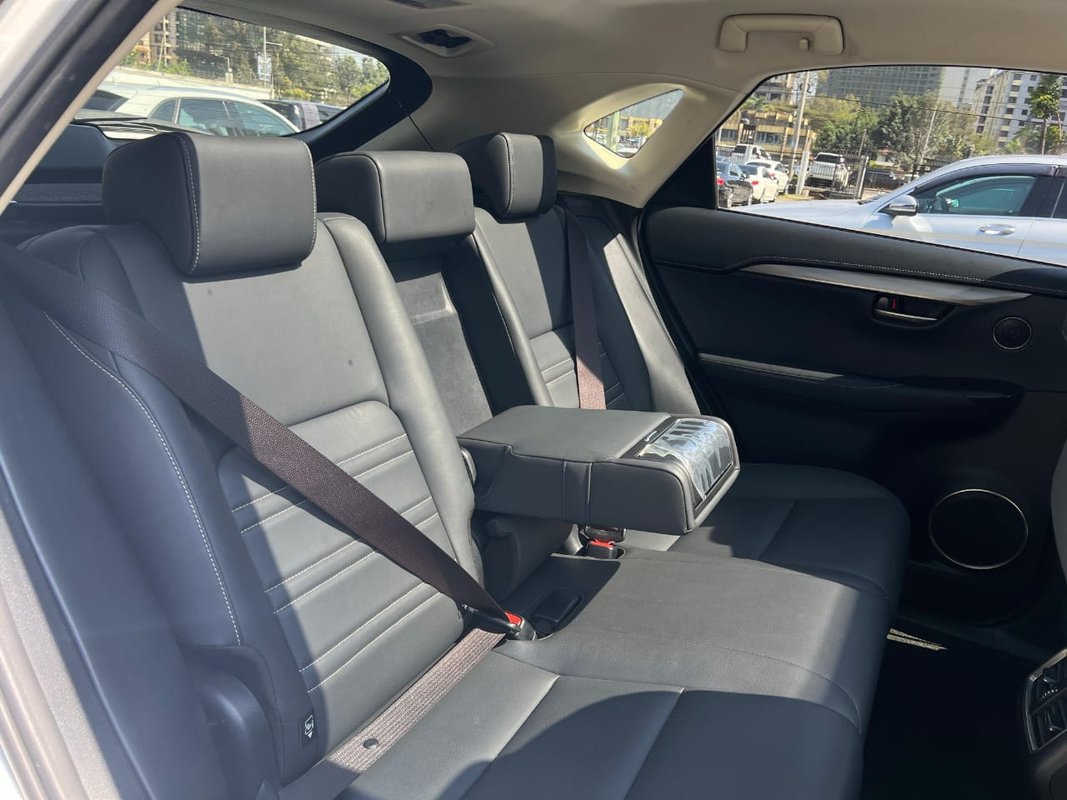 Toyota Lexus - Image 10
