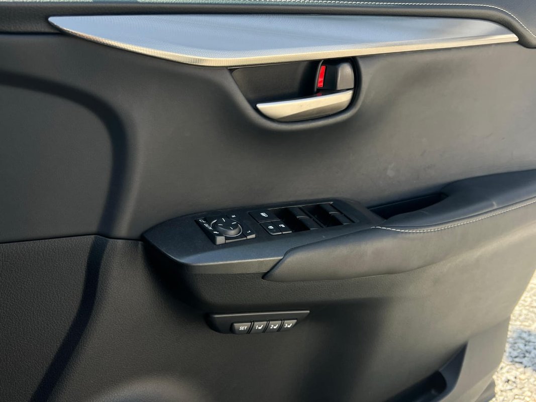 Toyota Lexus - Image 3