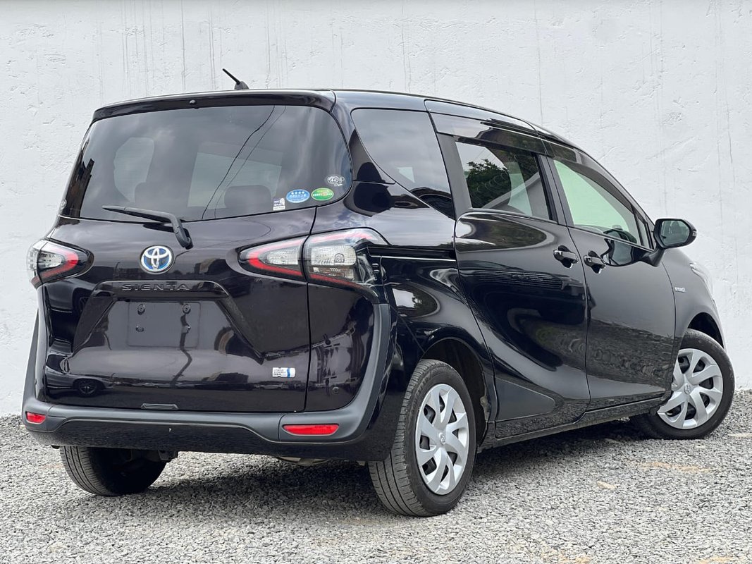 Toyota Sienta - Image 3