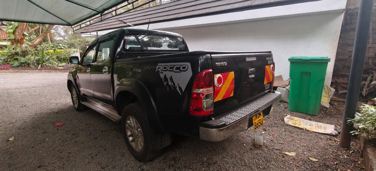 Toyota Hilux - Image 7