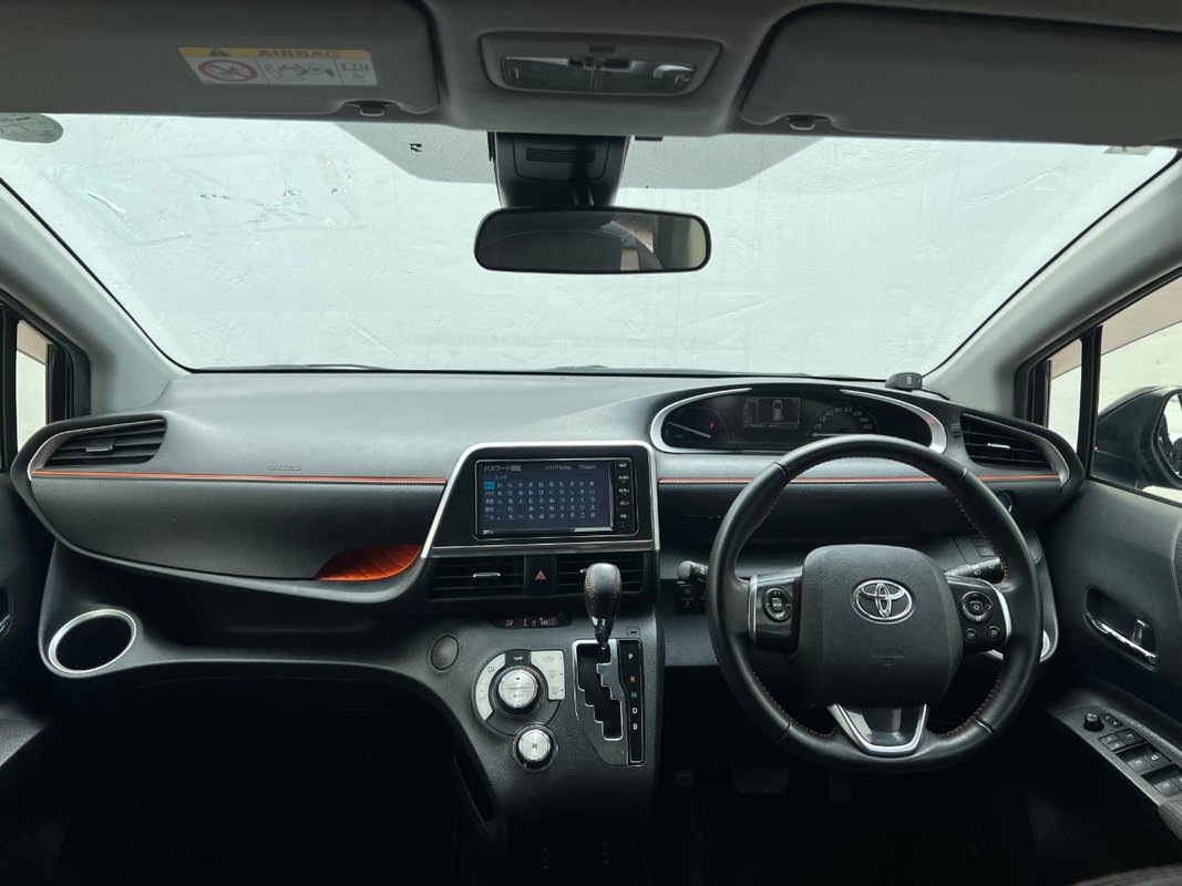 Toyota Sienta - Image 1