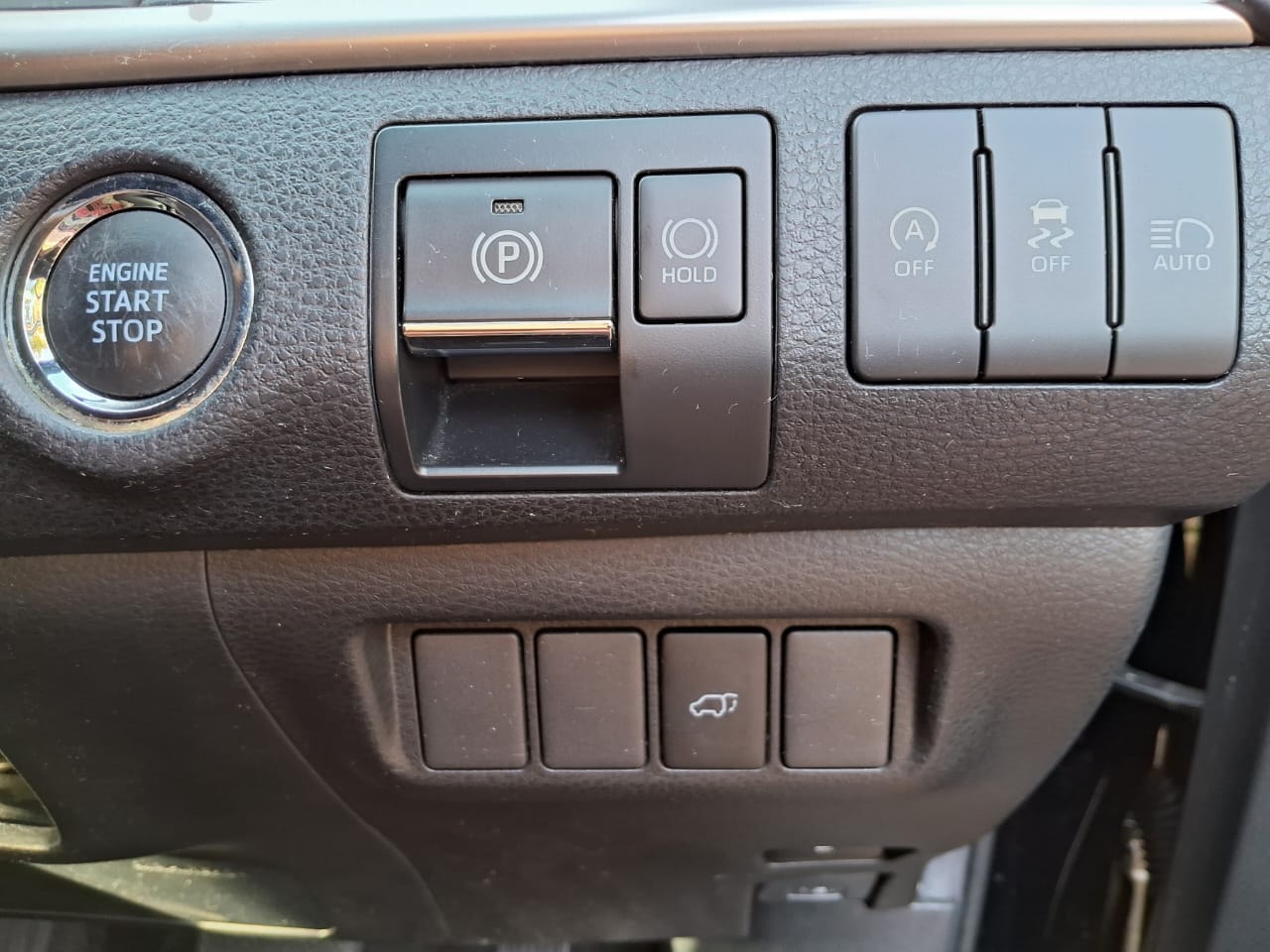 Toyota Harrier - Image 1