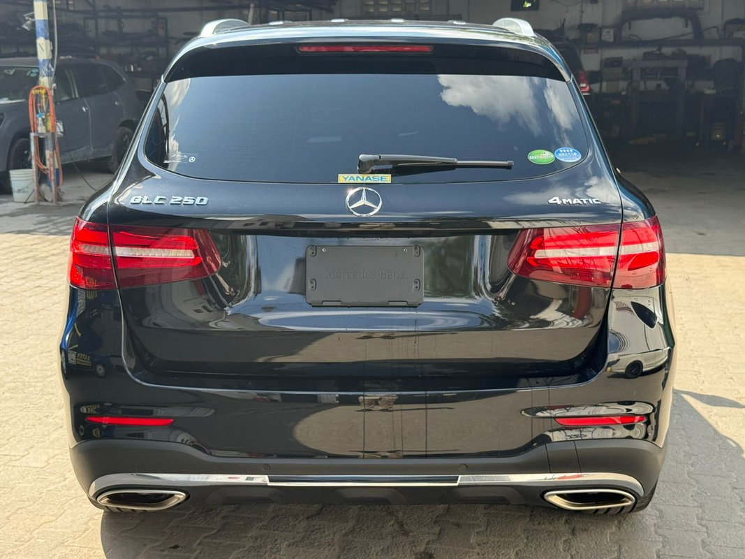 Mercedes-Benz Benz - Image 2
