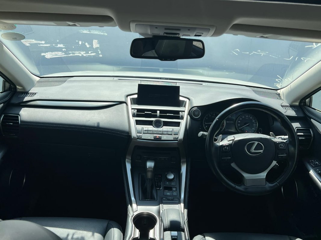 Toyota Lexus - Image 8