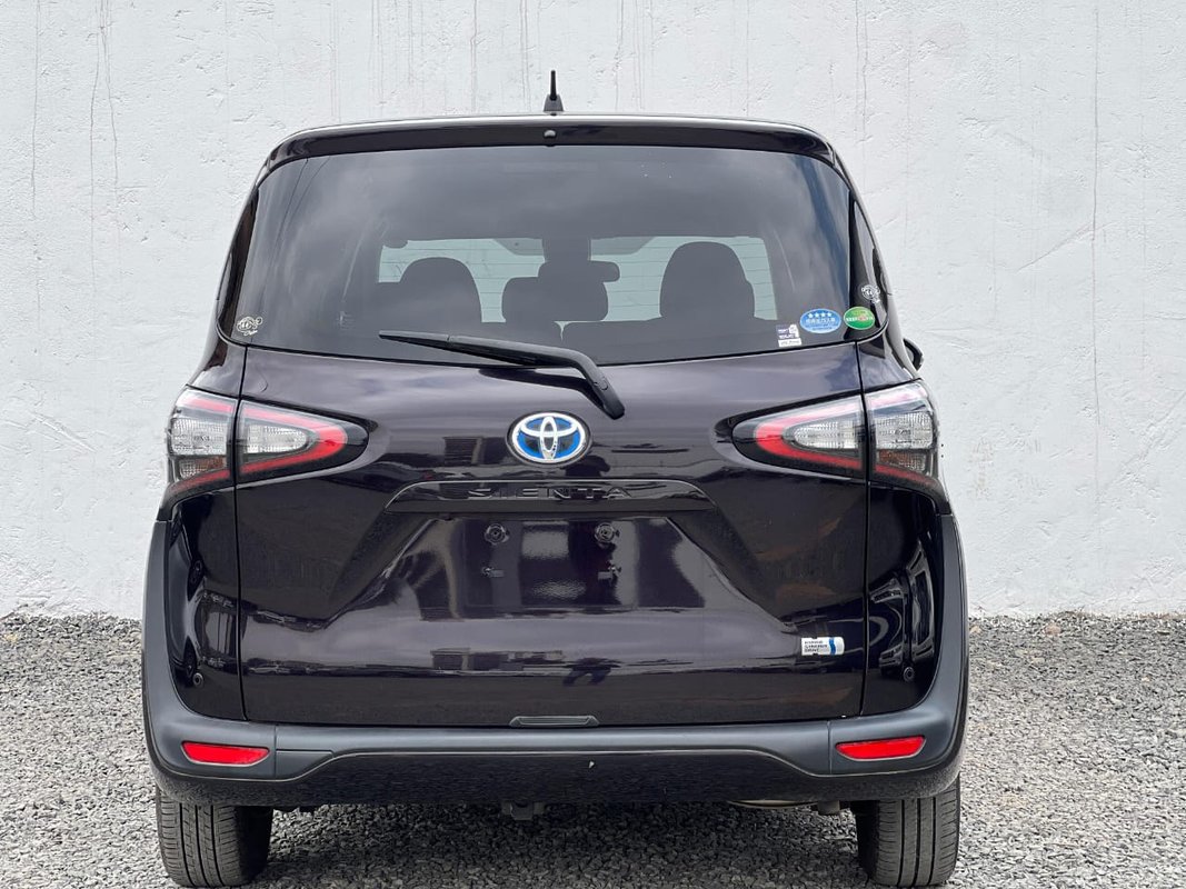 Toyota Sienta - Image 8