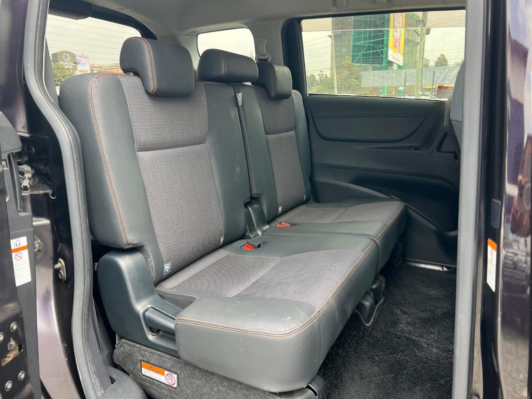 Toyota Sienta - Image 5
