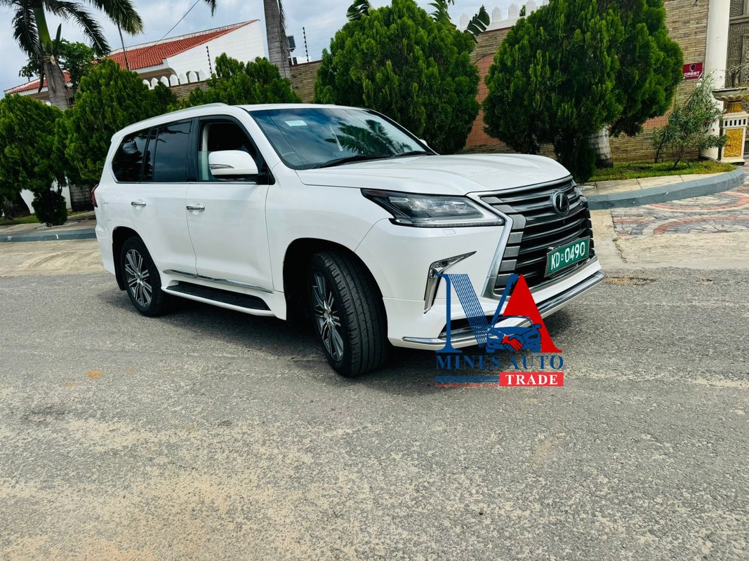Toyota LX 570 - Image 2