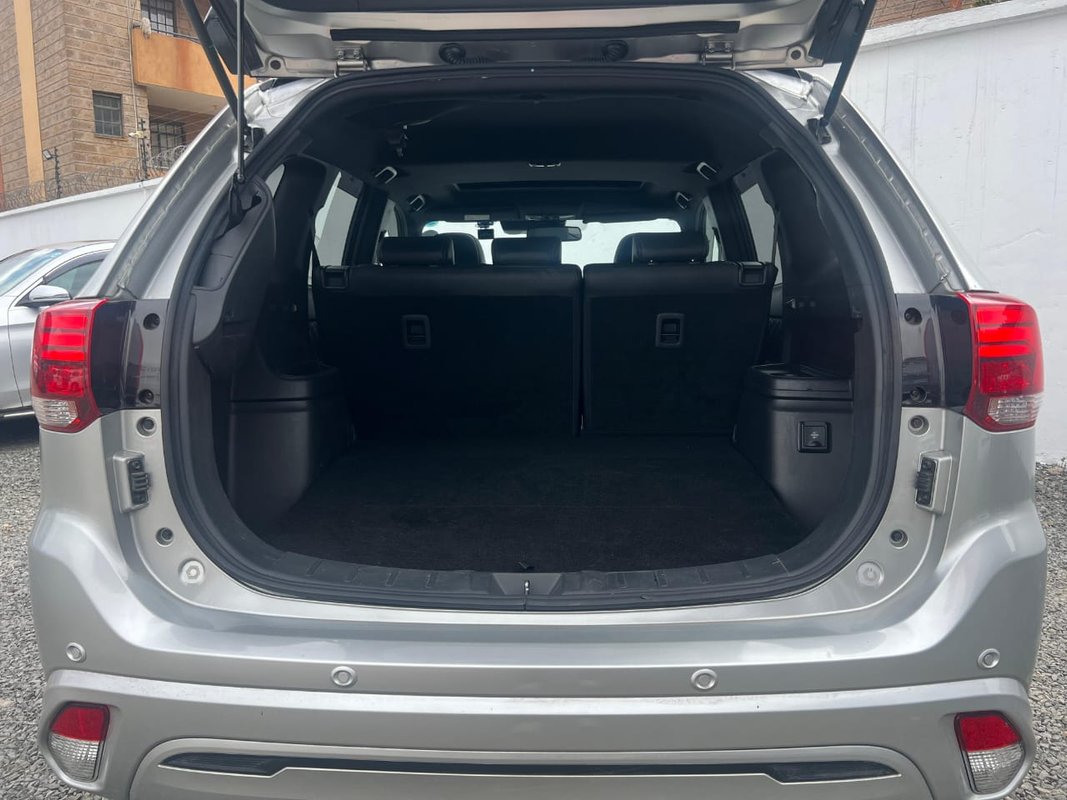 Mitsubishi Mitsubishi - Image 1
