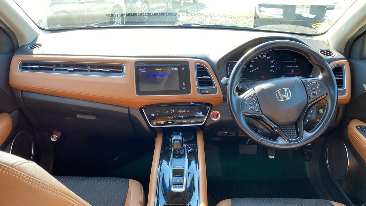 Honda VEZEL - Image 8