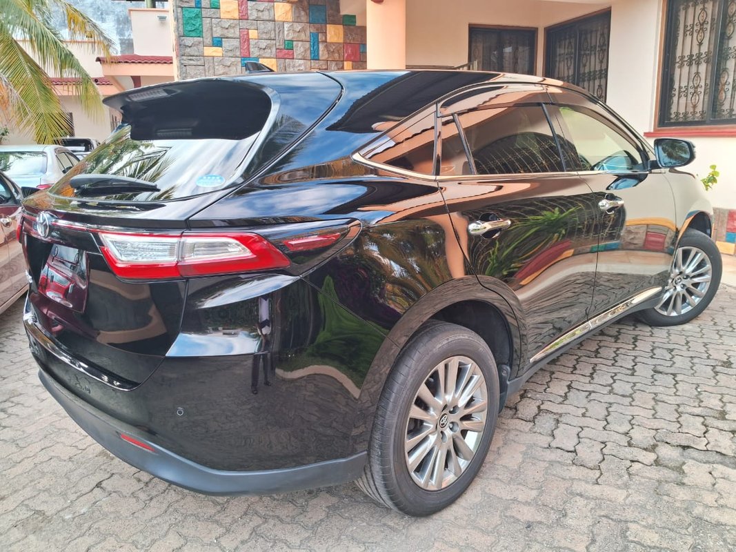 Toyota Harrier - Image 9