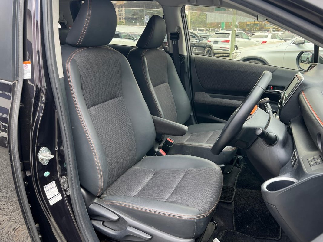 Toyota Sienta - Image 4