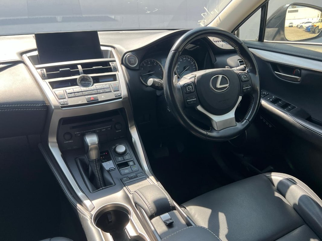 Toyota Lexus - Image 2
