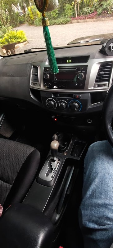 Toyota Hilux - Image 2